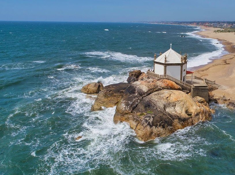 Senhor da Pedra Beach, Portugal